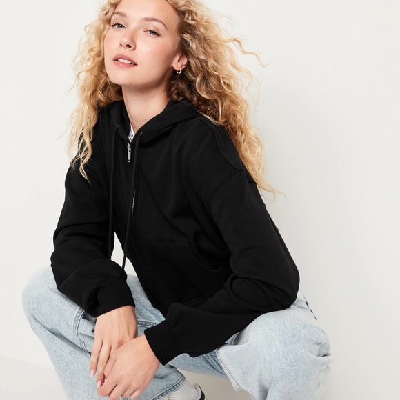NWT OLD NAVY Cropped Fleece Zip Hoodie

Color: Black Jack - Picture 4 of 6